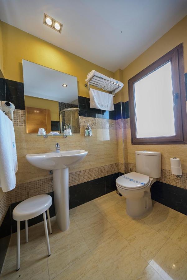 Hotel La Barrosa Abejar Bagian luar foto