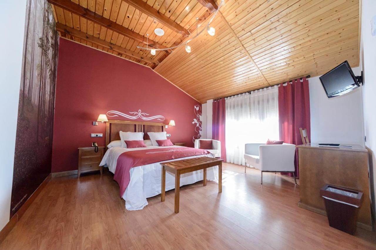 Hotel La Barrosa Abejar Bagian luar foto