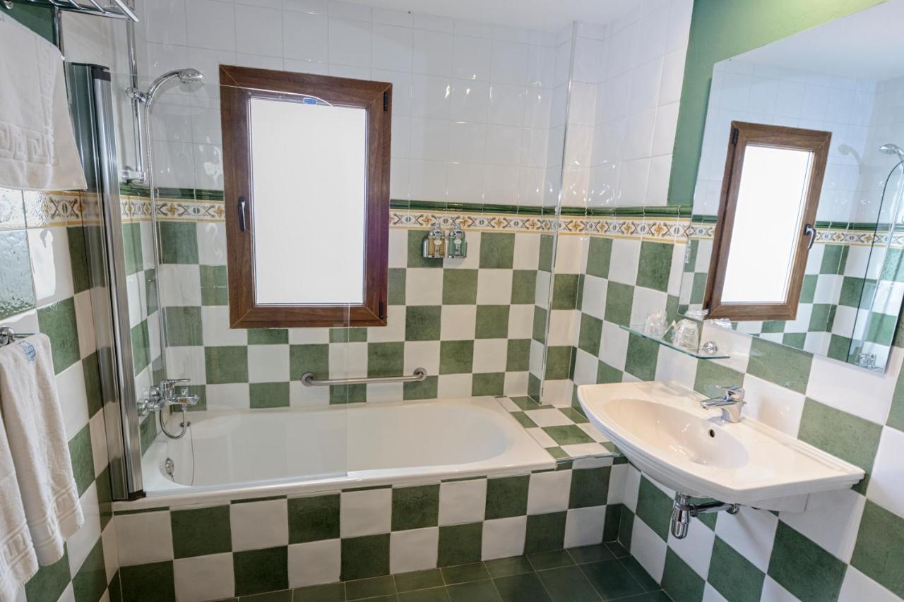 Hotel La Barrosa Abejar Bagian luar foto