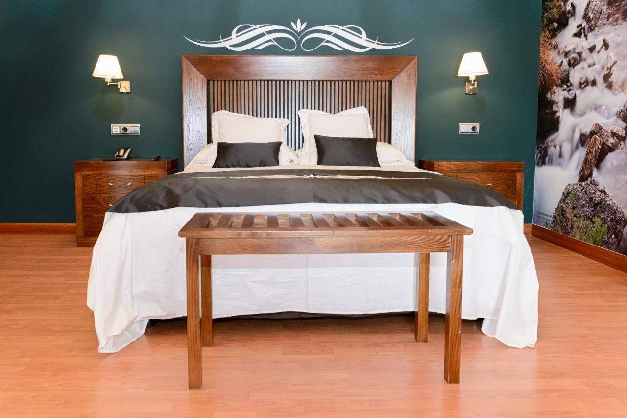 Hotel La Barrosa Abejar Bagian luar foto