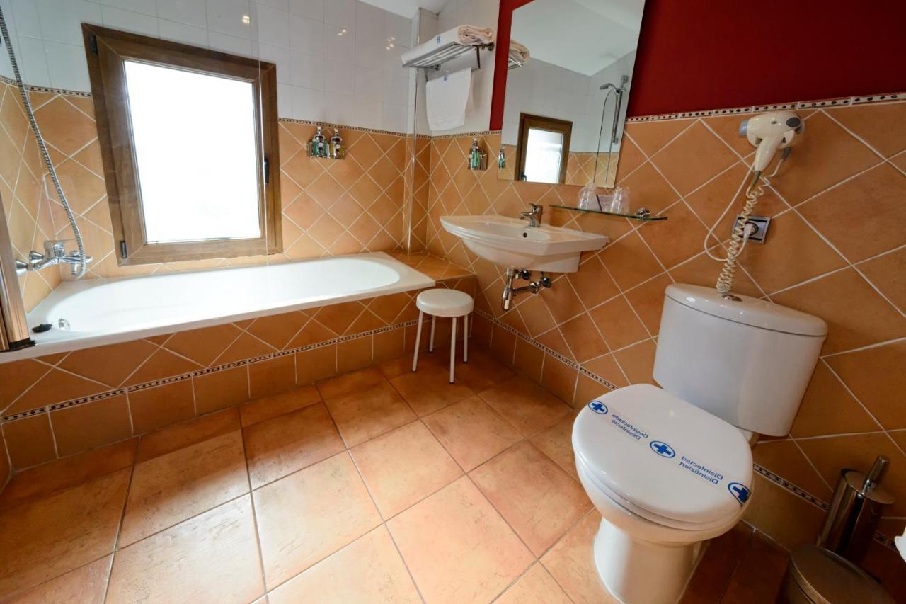 Hotel La Barrosa Abejar Bagian luar foto
